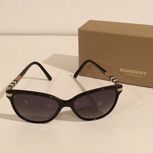 BURBERRY sunglasses
